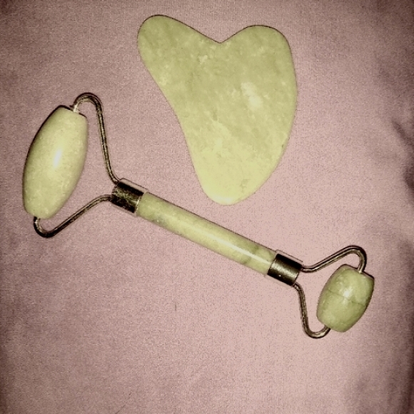 BOGO Green Stone Serpentine Jade Gua Sha Roller Anti Aging Facial Massage New - Picture 1 of 10
